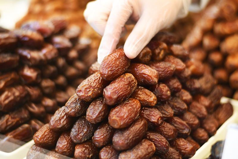 Fresh Dates vs Dry Dates – Ultimate Guide - Official Bateel Blog