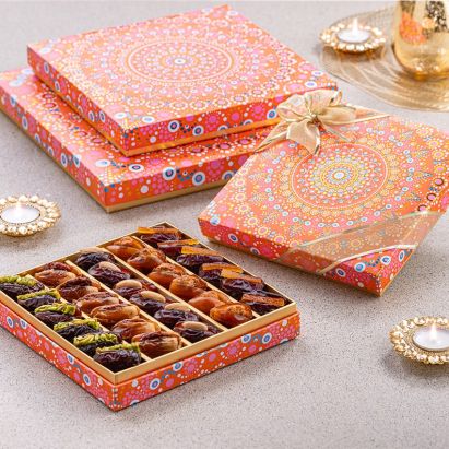 Diwali gift hamper/Diwali gifts for friends and family/Diwali gift hampers  for employees-designer tray+Chocolate box+figurine showpiece+4 designer  diy+rangoli colours +Diwali card : Amazon.in: Home & Kitchen