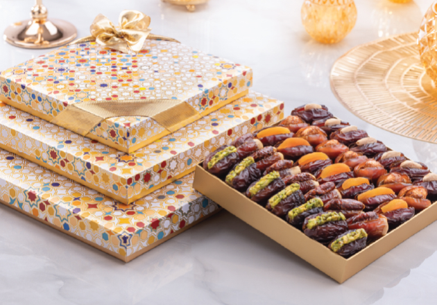 Our world-renowned organic dates are presented in exquisite gift sets.​​​​